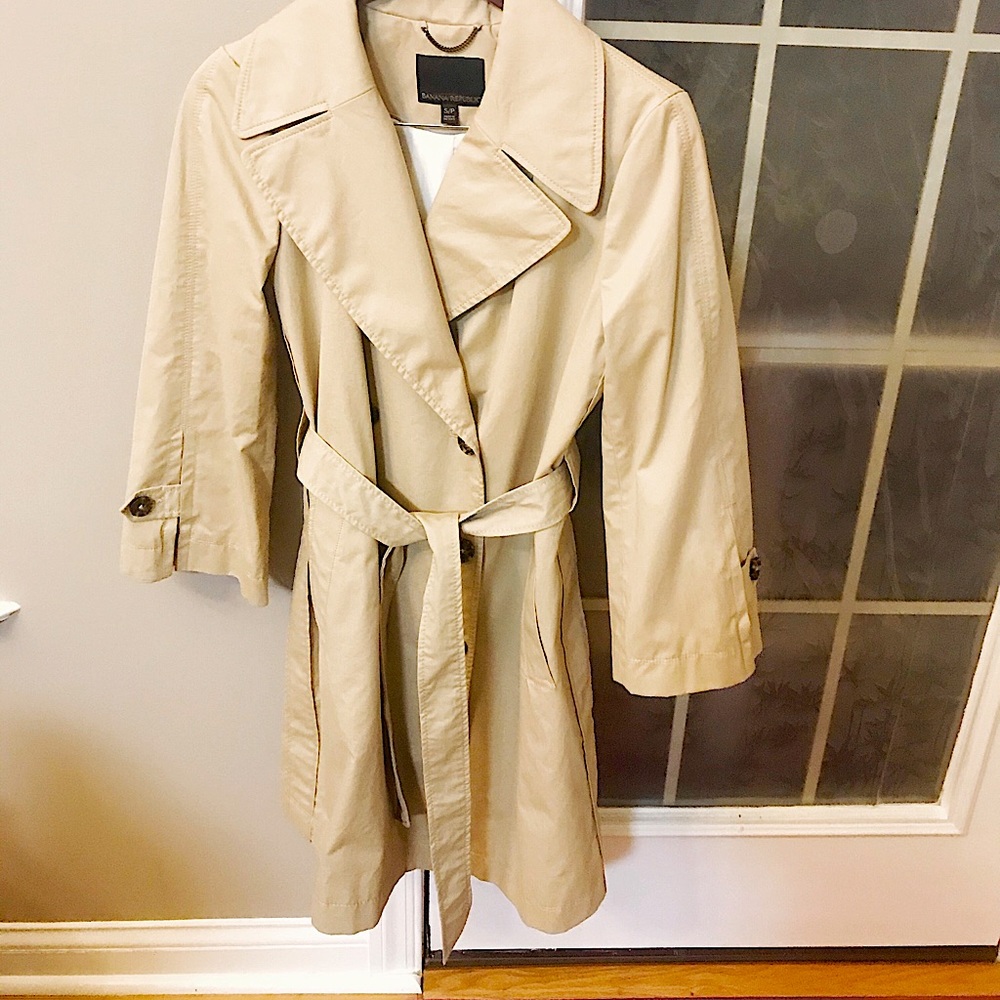 Banana Republic Women’s long, khaki pea coat